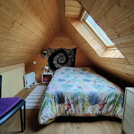 Maisonnette Avec Cour Ploubezre Esterno foto